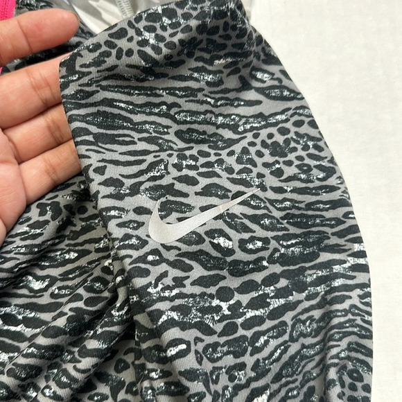 Nike Pro Girls 1/4 Zip Long Sleeve Hooded Pullover Black Size Large - Picture 6 of 12